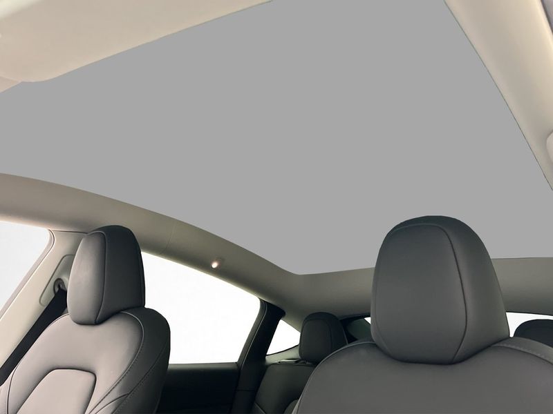 Tesla Model Y bild 30