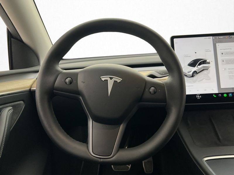 Tesla Model Y bild 16