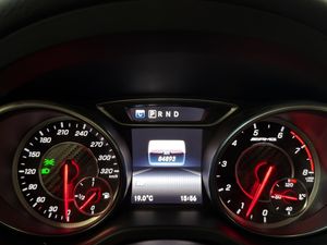 Mercedes CLA45 AMG bild 12