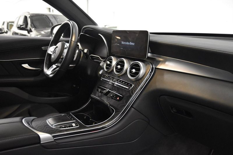 Mercedes GLC300 bild 9
