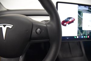 Tesla Model 3 bild 11