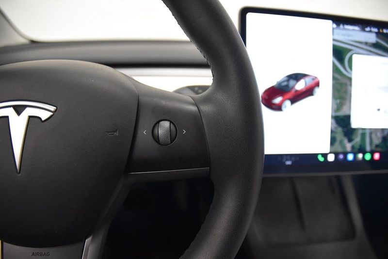 Tesla Model 3 bild 11