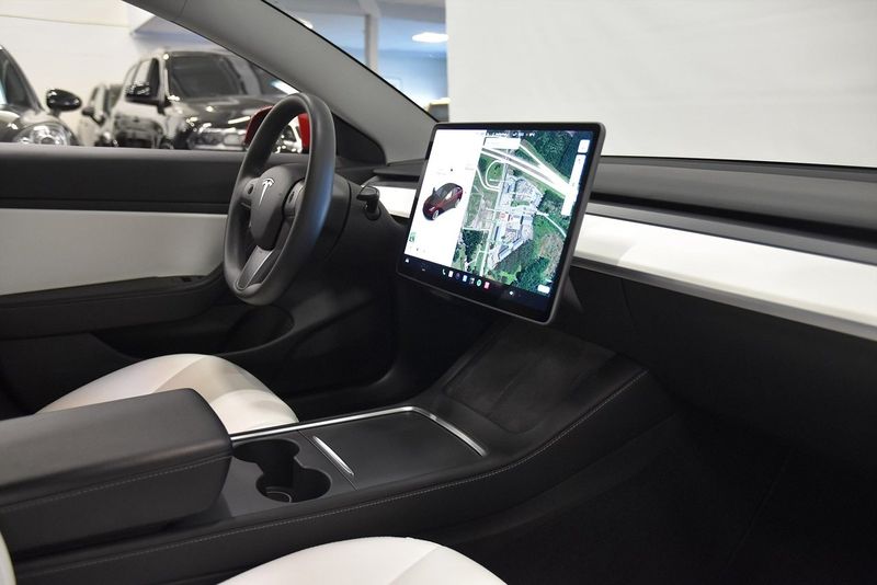 Tesla Model 3 bild 9