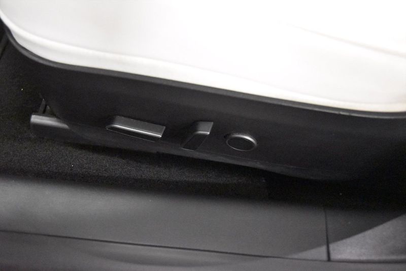 Tesla Model 3 bild 15