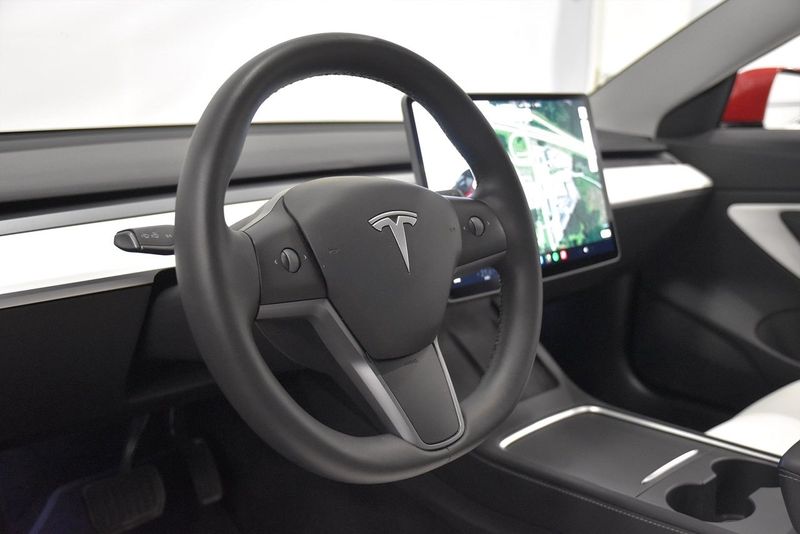 Tesla Model 3 bild 8