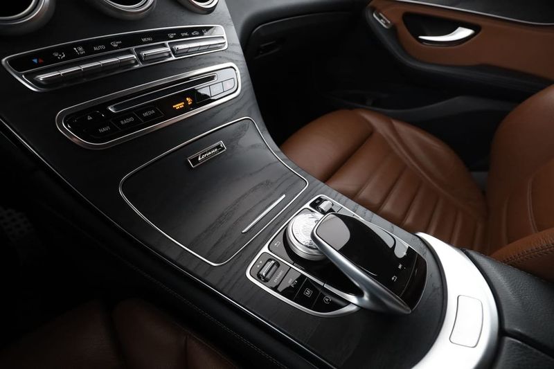 Mercedes GLC250 bild 24