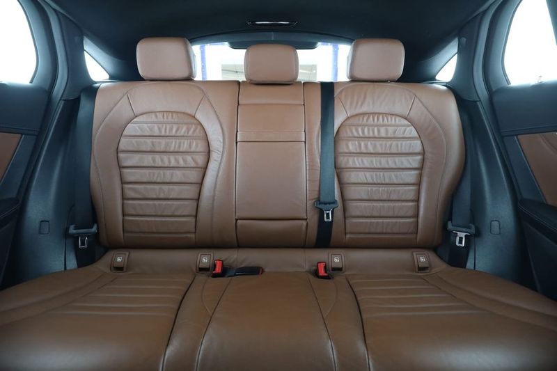 Mercedes GLC250 bild 16