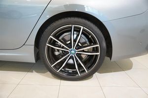 BMW 330 bild 8