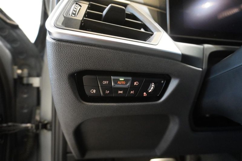 BMW 330 bild 13