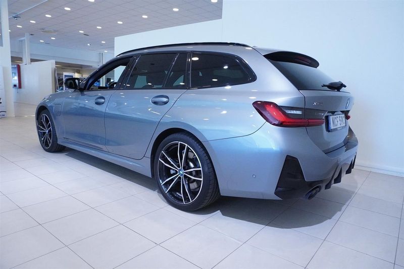 BMW 330 bild 6
