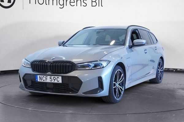 BMW 330 e xDrive Touring Steptronic, 292hk, 2024, M-Sport, Dragkr - 2024