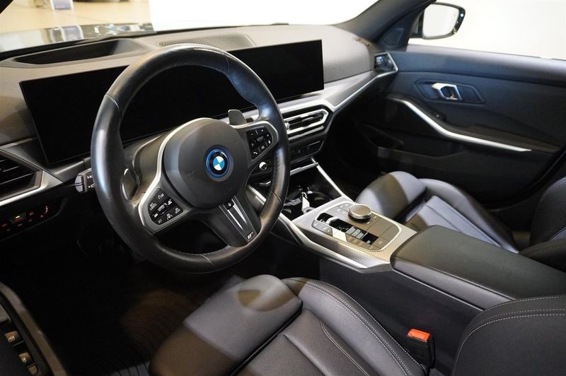 BMW 330 bild 11