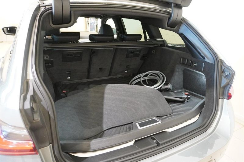 BMW 330 bild 7