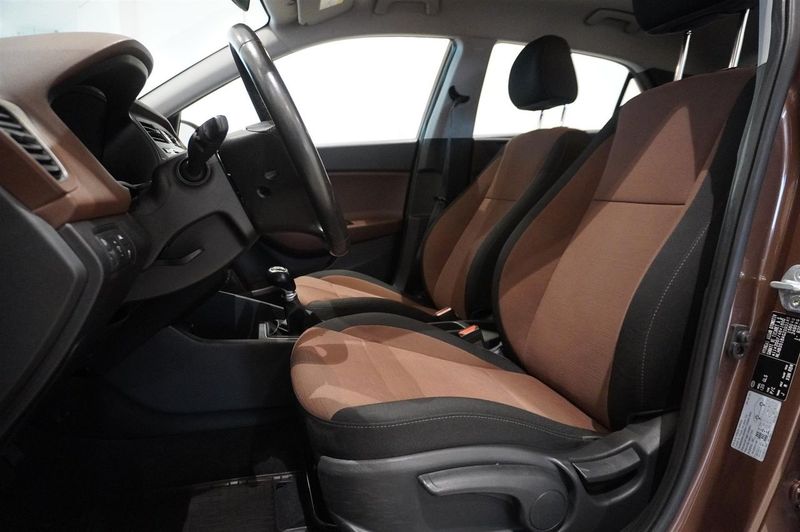 Hyundai i20 bild 5