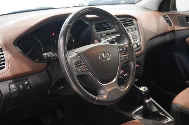 Hyundai i20 bild 2
