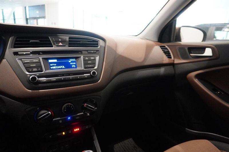 Hyundai i20 bild 8