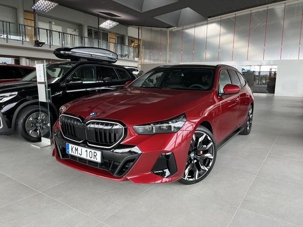 BMW 530 e xDrive Touring M Sport Pro Panorama Drag B&W Rattvärme - 2027