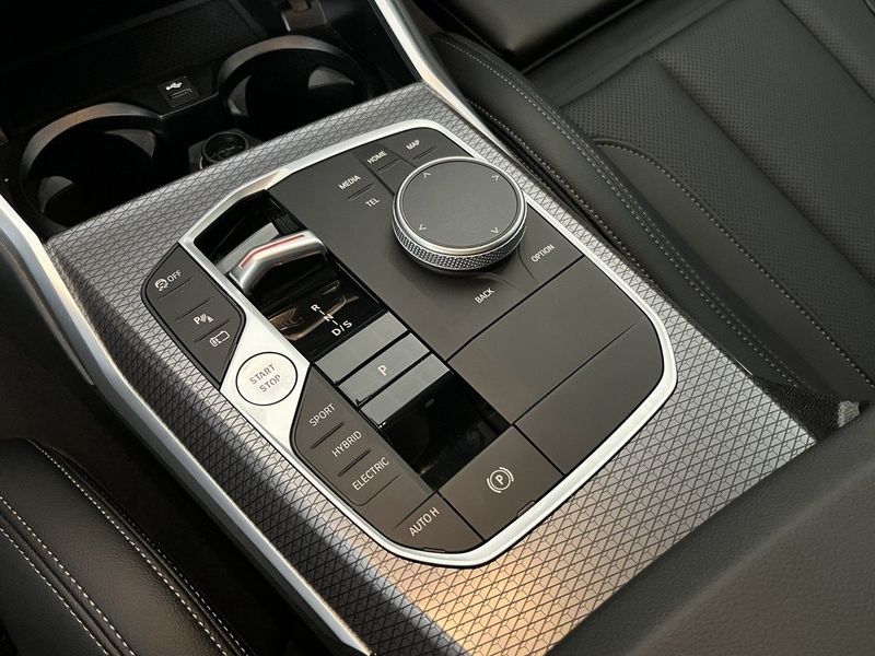 BMW 330 bild 8