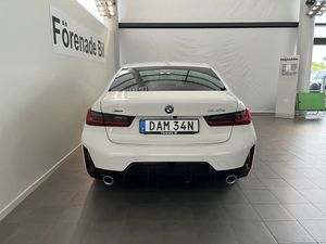 BMW 330 bild 12