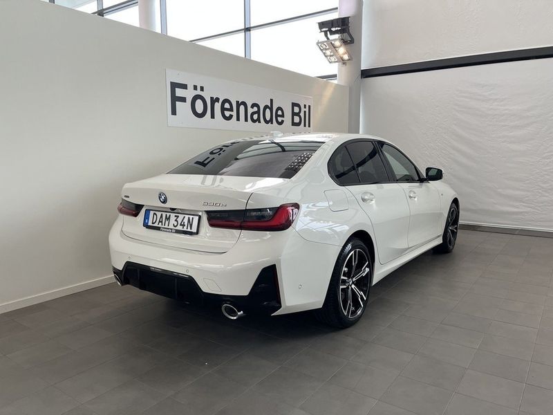 BMW 330 bild 13