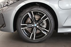 BMW 330 bild 4