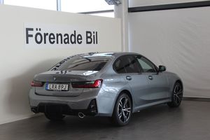 BMW 330 bild 13