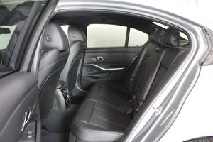 BMW 330 bild 11