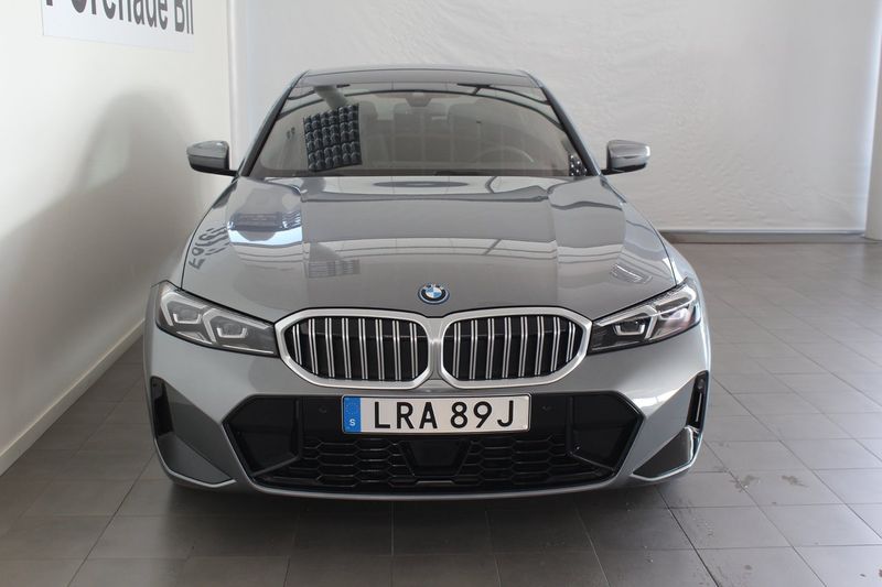 BMW 330 bild 2