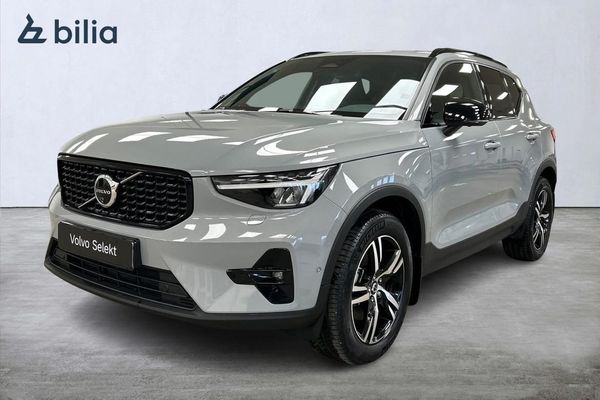 Volvo XC40 B3 FWD Bensin Plus Dark Drag 360 Förarstödspkt - 2025