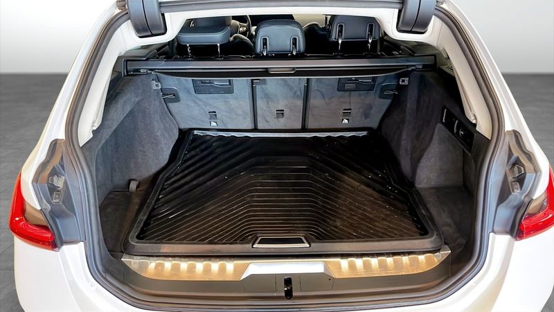 BMW 330 bild 10