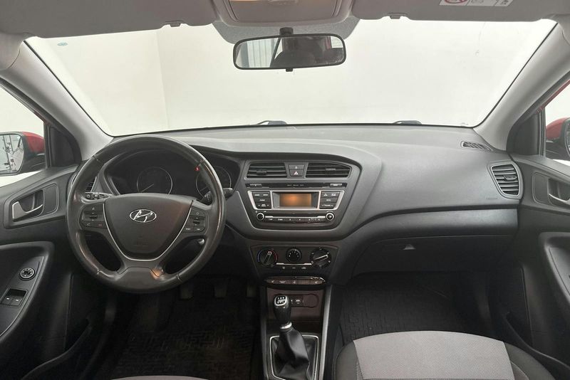 Hyundai i20 bild 6