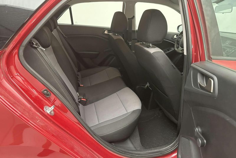 Hyundai i20 bild 8
