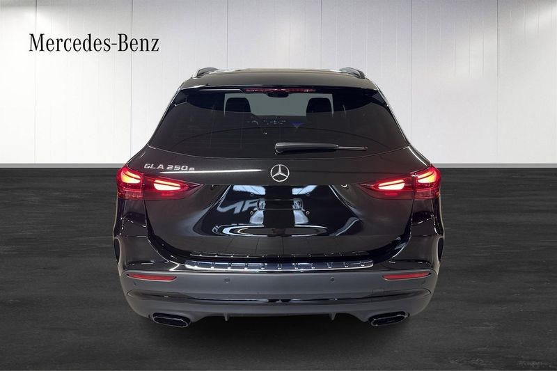 Mercedes GLA250 bild 16