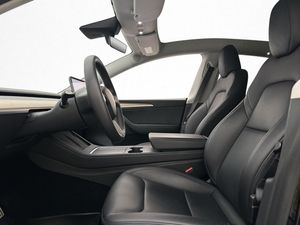 Tesla Model Y bild 13