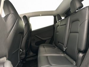 Tesla Model Y bild 17