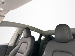 Tesla Model Y bild 18