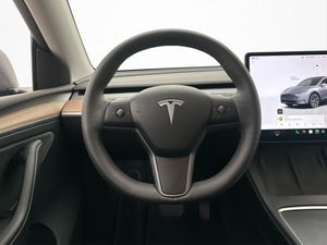 Tesla Model Y bild 15