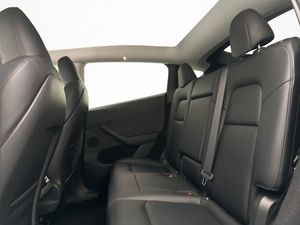 Tesla Model Y bild 17