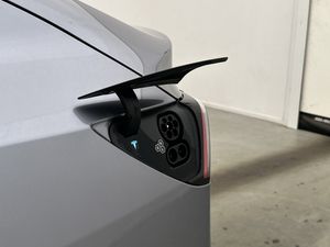 Tesla Model Y bild 11