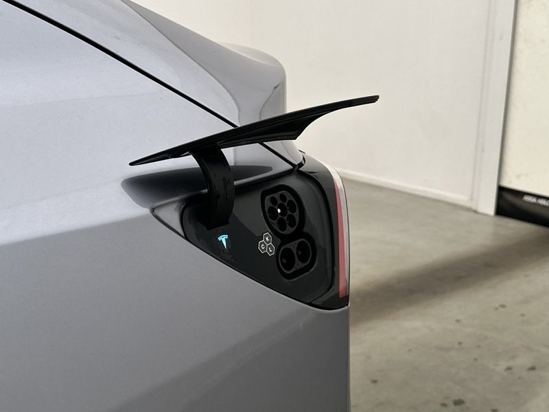 Tesla Model Y bild 11