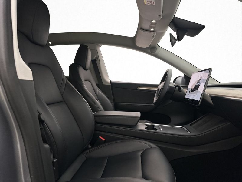 Tesla Model Y bild 16