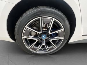 BMW i4 bild 34