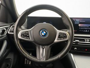BMW i4 bild 20