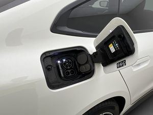 BMW i4 bild 11