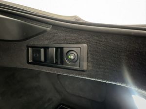 BMW i4 bild 16