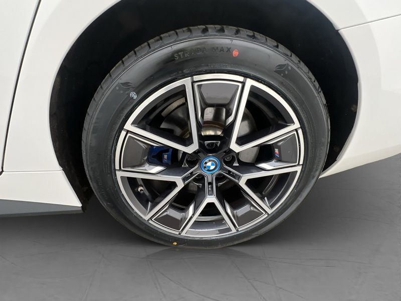 BMW i4 bild 33