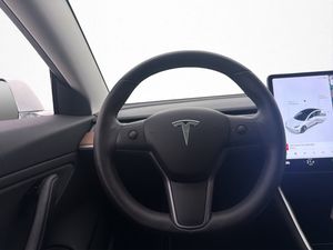 Tesla Model 3 bild 31