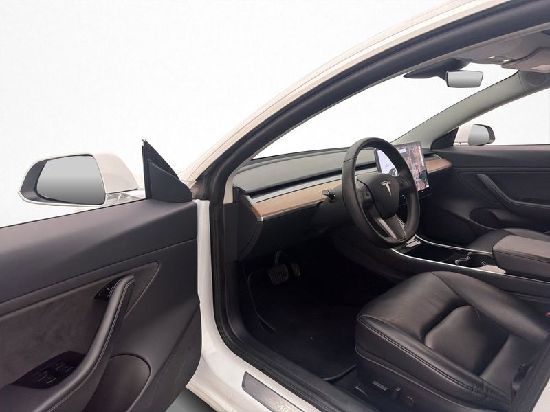 Tesla Model 3 bild 32