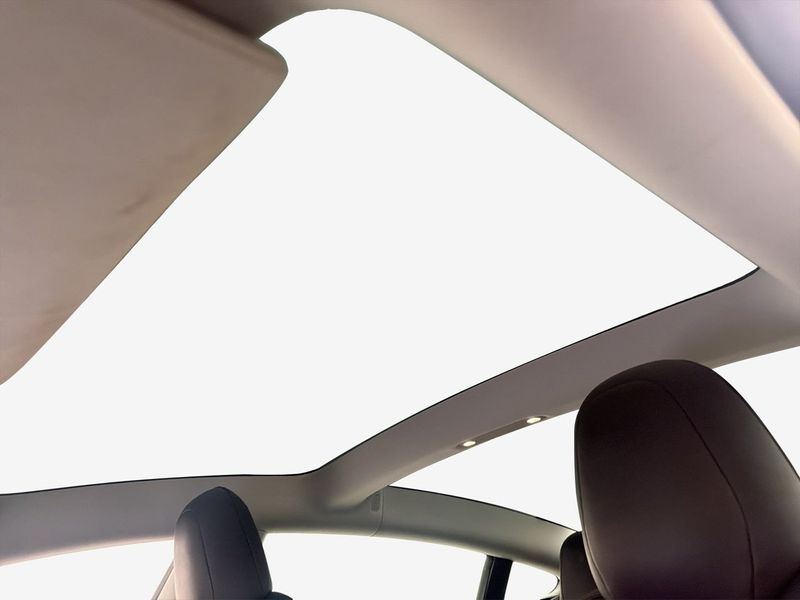 Tesla Model 3 bild 34