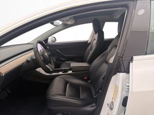 Tesla Model 3 bild 33